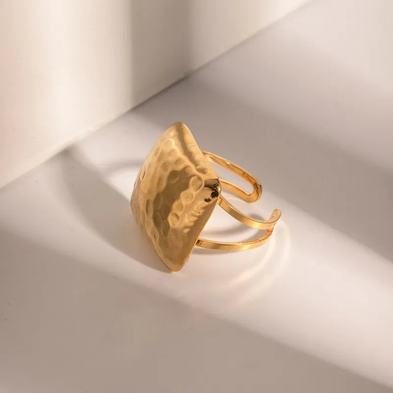 Anillo ajustable chapado en oro de 18 quilates