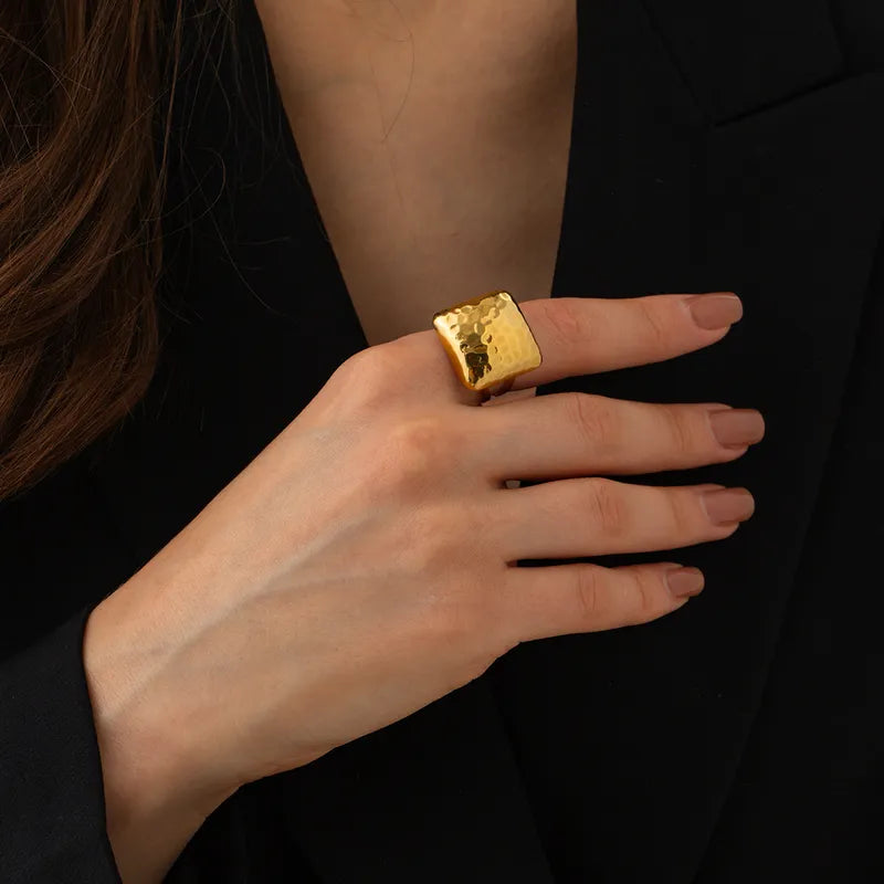 Anillo ajustable chapado en oro de 18 quilates