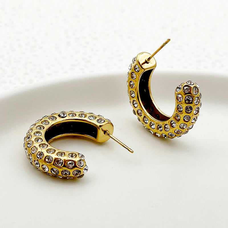 ✨ Pendientes Chapados en Oro 18k ✨ Descubre nuestros pendientes chapados en oro de 18 quilates, ideales para lucir elegante en cualquier ocasión. Con un brillo duradero y un diseño sofisticado, estos pendientes son perfectos tanto para eventos especiales como para el uso diario. Añade un toque de lujo y estilo a tu colección de joyería con estos elegantes pendientes chapados en oro.Regalo para mujer. Regalo original para chicas. Regalo para novia. Regalo para madres. Regalo para amigas. Regalo para hermanas