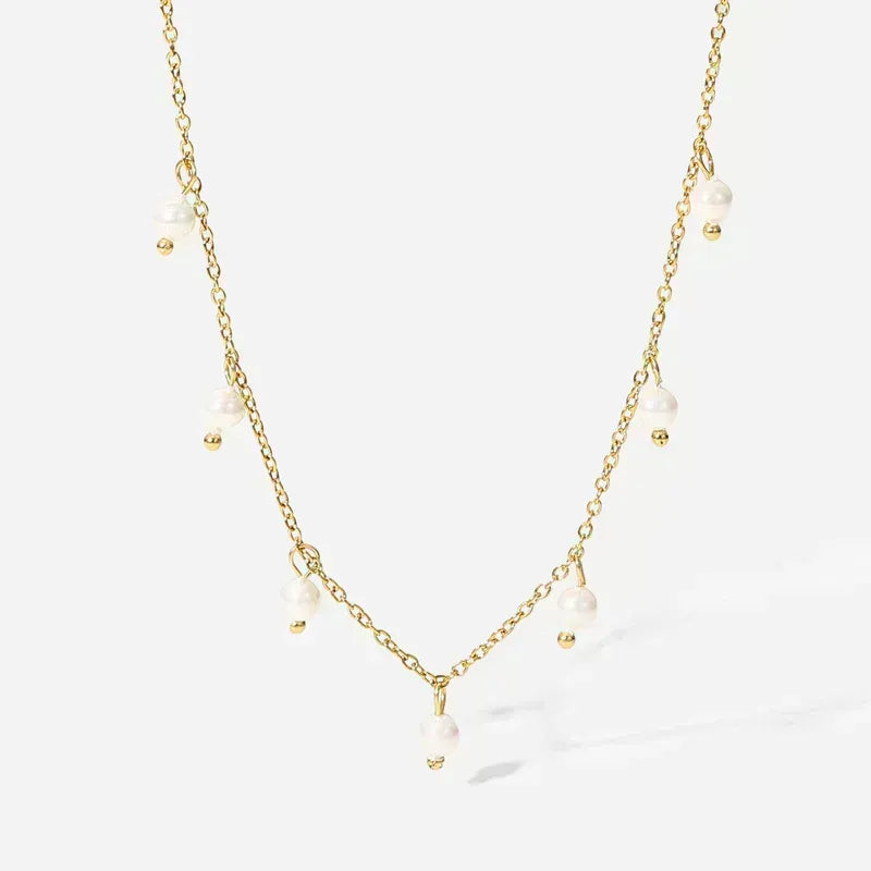 ✨ Collar Chapado en Oro 18k ✨ Descubre nuestro collar chapada en oro de 18 quilates, ideal para lucir elegante en cualquier ocasión. Con un brillo duradero y un diseño sofisticado, este collar es perfecto tanto para eventos especiales como para uso diario. Añade un toque de lujo a tu colección de joyería con este collar chapado en oro. Regalo para mujer. Regalo original para chicas. Regalo para novia. Regalo para madres. Regalo para amigas. Regalo para hermanas