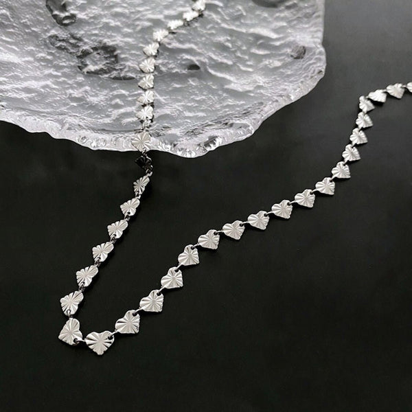 ✨Collar de acero inoxidable✨ Descubre nuestro collar de acero inoxidable, ideal para lucir elegante en cualquier ocasión. Con un brillo duradero y un diseño sofisticado, este collar es perfecto tanto para eventos especiales como para uso diario. Añade un toque de lujo a tu colección de joyería con este collar de acero inoxidable.