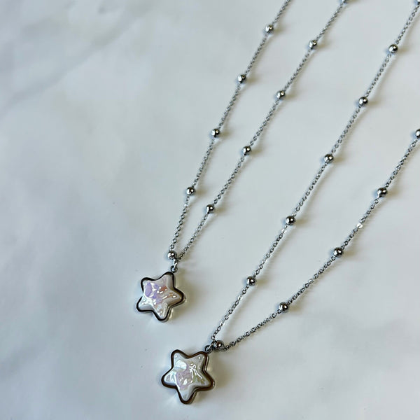 ✨ Collar de Acero Inoxidable ✨ Descubre nuestro collar de acero inoxidable, perfecto para lucir elegante en cualquier ocasión. Con un brillo duradero y un diseño sofisticado, este collar es ideal tanto para eventos especiales como para el uso diario. Añade un toque moderno y versátil a tu colección de joyería con este elegante collar de acero inoxidable. Ideal para regalar. Regalo para mujer, Regalo para chicas