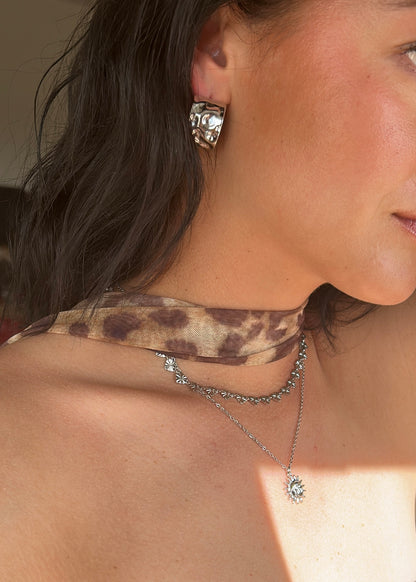 ✨Collar de acero inoxidable✨ Descubre nuestro collar de acero inoxidable, ideal para lucir elegante en cualquier ocasión. Con un brillo duradero y un diseño sofisticado, este collar es perfecto tanto para eventos especiales como para uso diario. Añade un toque de lujo a tu colección de joyería con este collar de acero inoxidable.