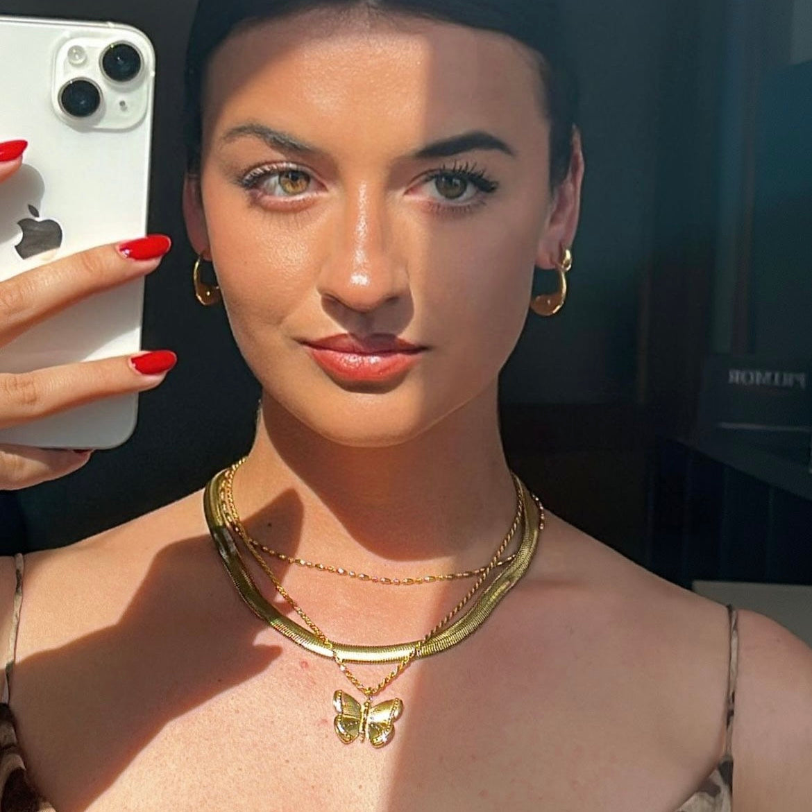 ✨ Collar Chapado en Oro 18k ✨  Descubre nuestro collar chapada en oro de 18 quilates, ideal para lucir elegante en cualquier ocasión. Con un brillo duradero y un diseño sofisticado, este collar es perfecta tanto para eventos especiales como para uso diario. Añade un toque de lujo a tu colección de joyería con este collar chapado en oro. Regalo para mujer. Regalo original para chicas. Regalo para novia