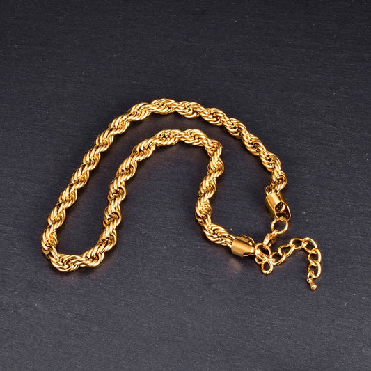  ¡Claro! ✨ Cadena Chapada en Oro 18k ✨  Luce elegante con nuestras cadenas chapadas en oro de 18 quilates. Con un brillo duradero y un diseño sofisticado, esta cadena es perfectos para cualquier ocasión. Ideal para eventos especiales y uso diario. ¡Añade esta cadena de oro a tu colección de joyería y destaca con estilo!