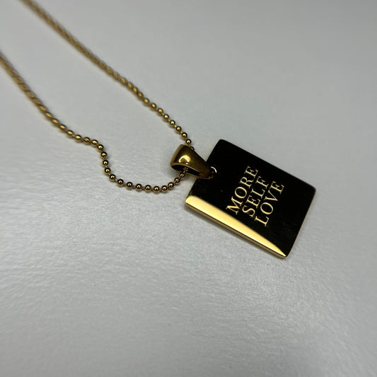 ✨ Collar Chapado en Oro 18k ✨ Descubre nuestro collar chapada en oro de 18 quilates, ideal para lucir elegante en cualquier ocasión. Con un brillo duradero y un diseño sofisticado, este collar es perfecto tanto para eventos especiales como para uso diario. Añade un toque de lujo a tu colección de joyería con este collar chapado en oro.