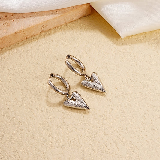 ✨ Pendientes Chapados en Oro 18k ✨ Descubre nuestros pendientes chapados en oro de 18 quilates, ideales para lucir elegante en cualquier ocasión. Con un brillo duradero y un diseño sofisticado, estos pendientes son perfectos tanto para eventos especiales como para el uso diario. Añade un toque de lujo y estilo a tu colección de joyería con estos elegantes pendientes chapados en oro.Regalo para mujer. Regalo original para chicas. Regalo para novia. Regalo para madres. Regalo para amigas. Regalo para hermanas