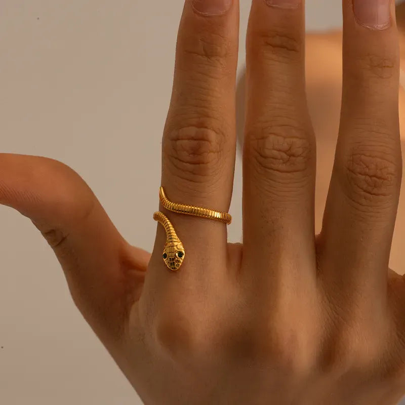 Anillo ajustable chapado en oro 18k. Anillo apto para todos los dedos. Anillo duradero