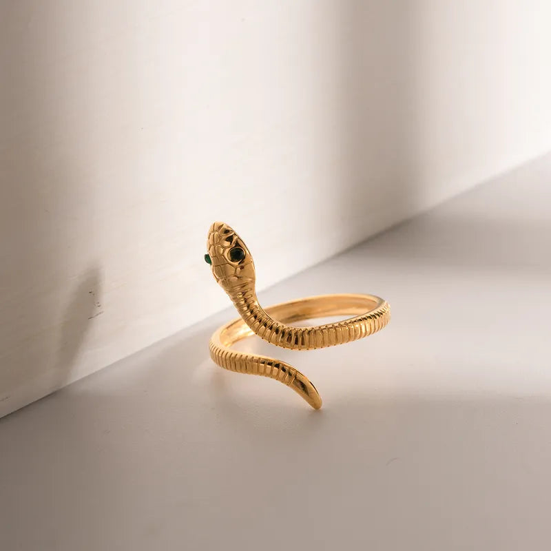 Anillo ajustable chapado en oro 18k. Anillo apto para todos los dedos. Anillo duradero