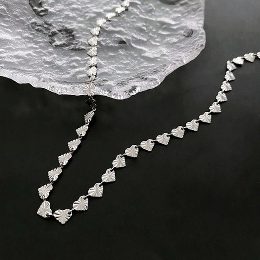 ✨Collar de acero inoxidable✨ Descubre nuestro collar de acero inoxidable, ideal para lucir elegante en cualquier ocasión. Con un brillo duradero y un diseño sofisticado, este collar es perfecto tanto para eventos especiales como para uso diario. Añade un toque de lujo a tu colección de joyería con este collar de acero inoxidable.